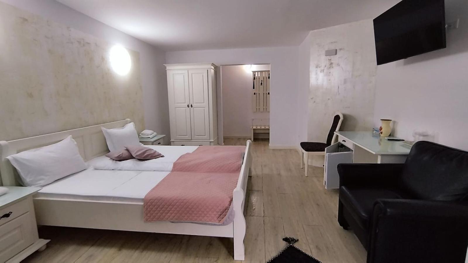 La Rascruce De Ape Hotel Sucevita Exterior foto