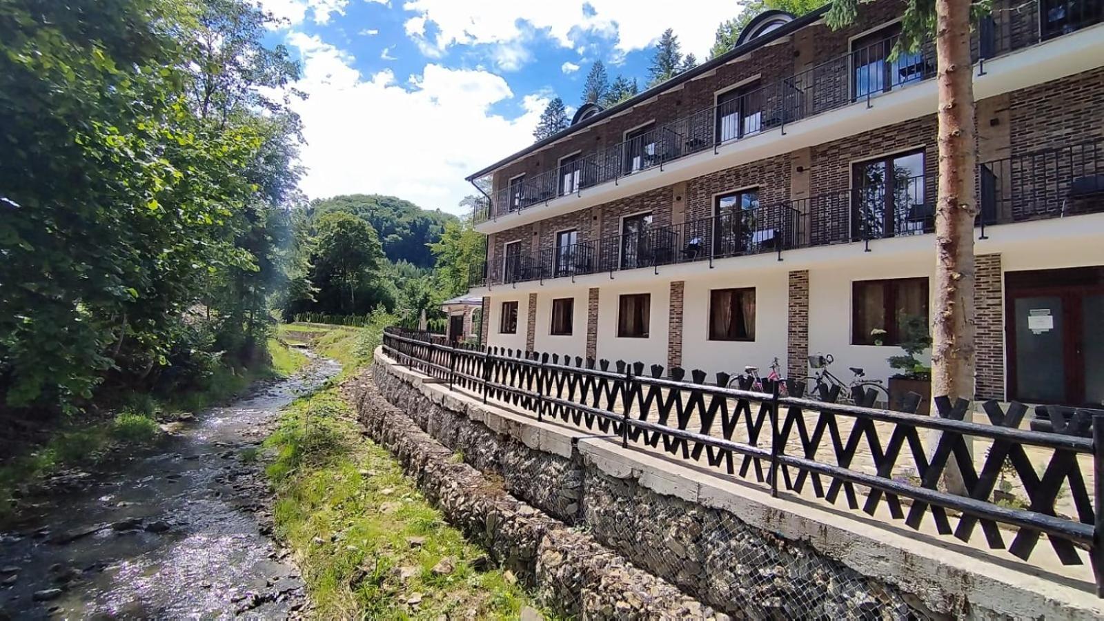 La Rascruce De Ape Hotel Sucevita Exterior foto