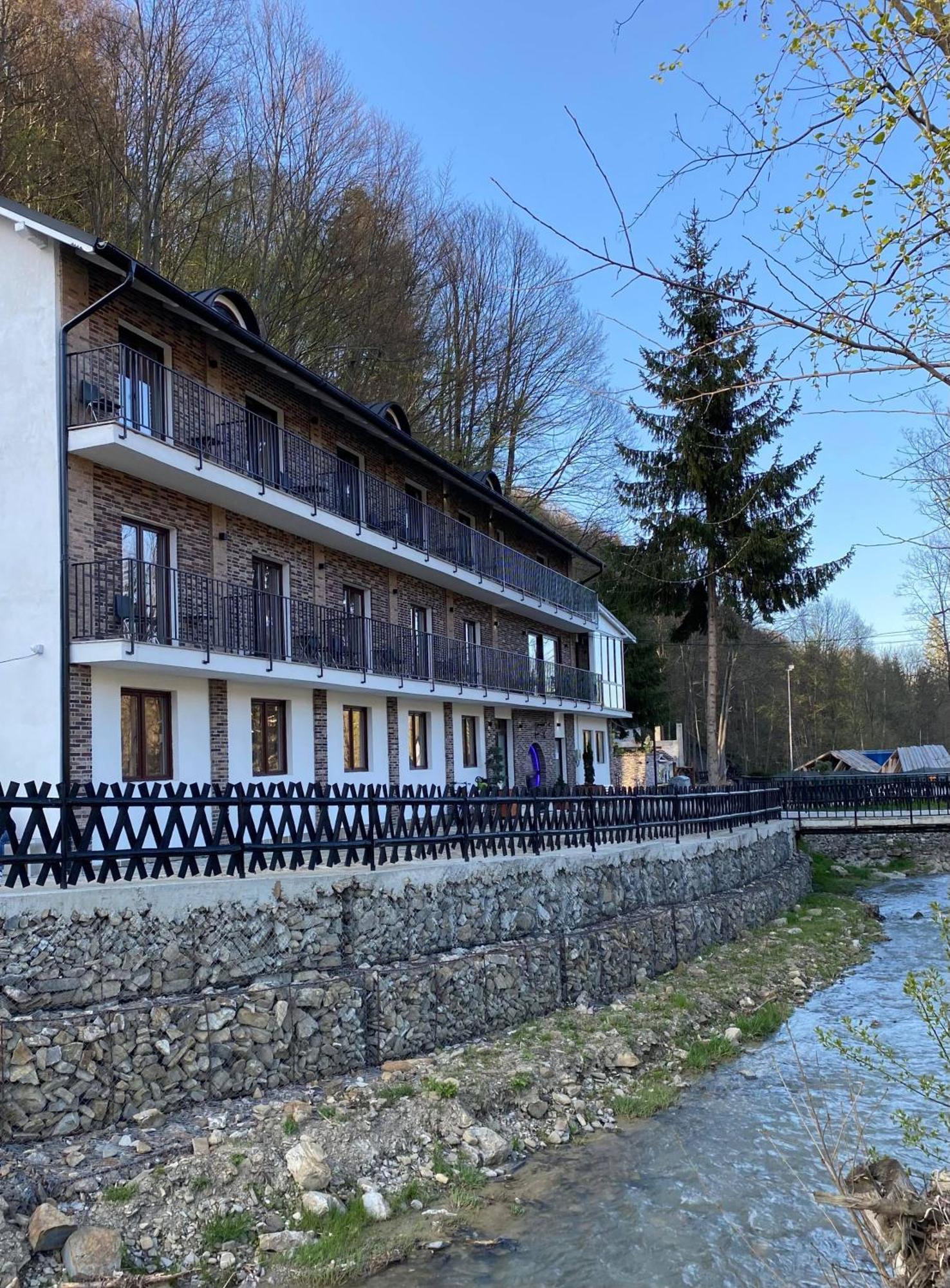La Rascruce De Ape Hotel Sucevita Exterior foto